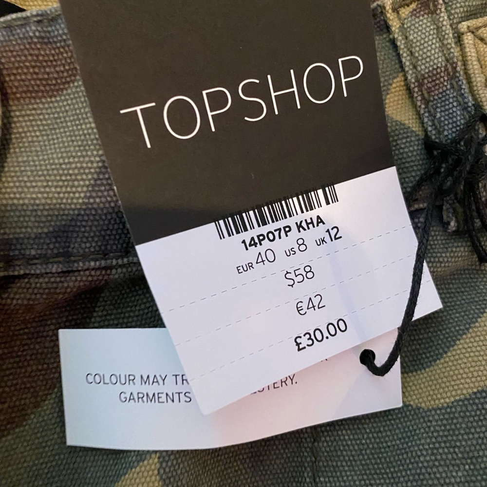 Like new Topshop camo shorts - Picture 6 of 7